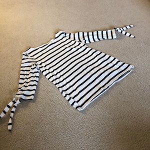 Striped, quarter sleeve, work top